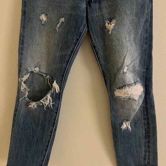 Levis White Oak Cone Denim 501 Short Distressed Denim Button Fly Jeans Size 26 - Picture 5 of 9